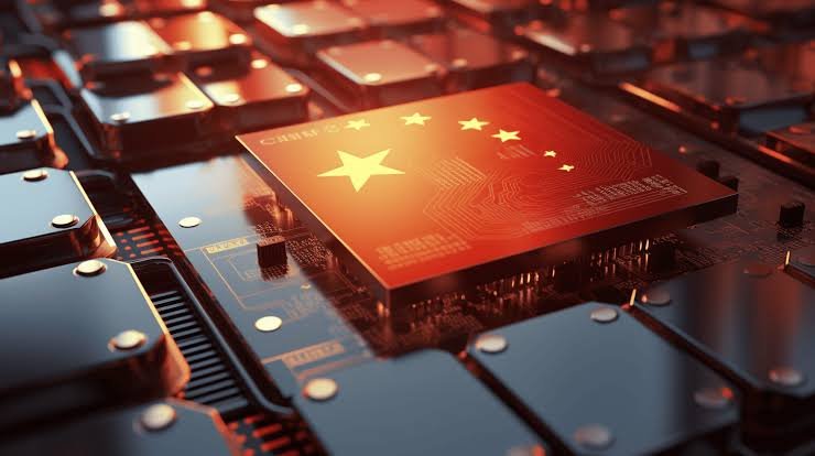 China Chip Breakthroughs Speed AI: Optical-Electrical Fusion Ushers in New Computing Era
