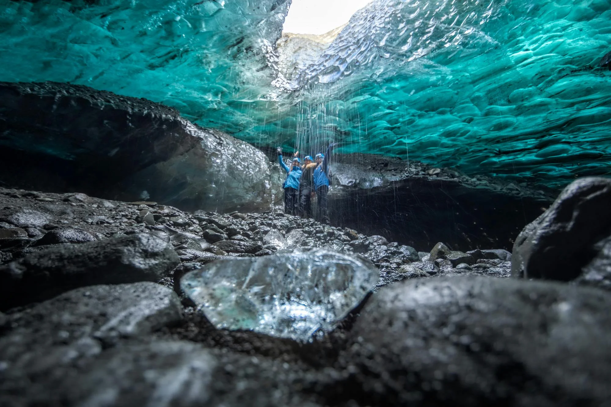 Vatnajökull Ice Caves Reopen Under Stricter Rules After Fatal Collapse